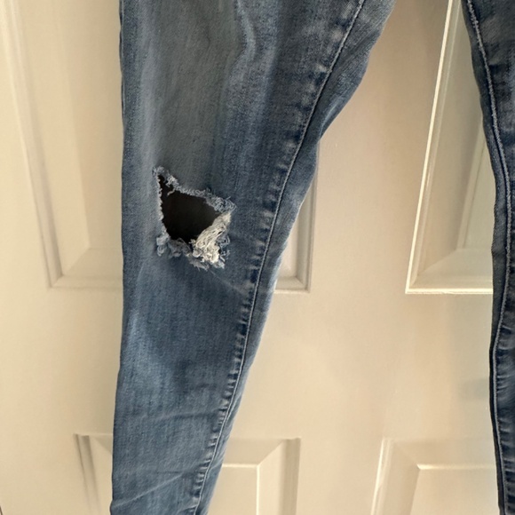 Women’s AG Distressed Denim Super Skinny Ankle Jeans - Size 28 - Picture 6 of 9